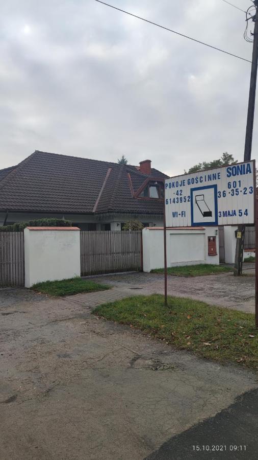 Pokoje Goscinne Sonia Tuszyn Kültér fotó